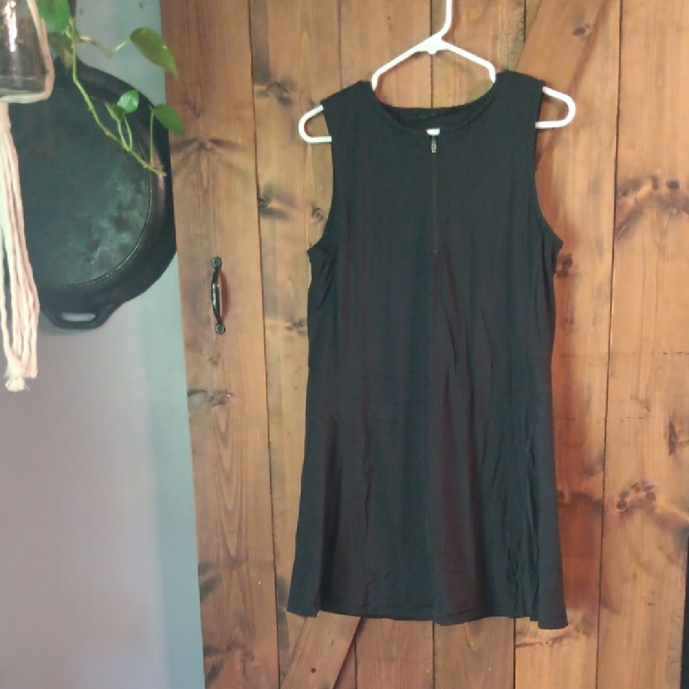 Sleeveless Black Dress